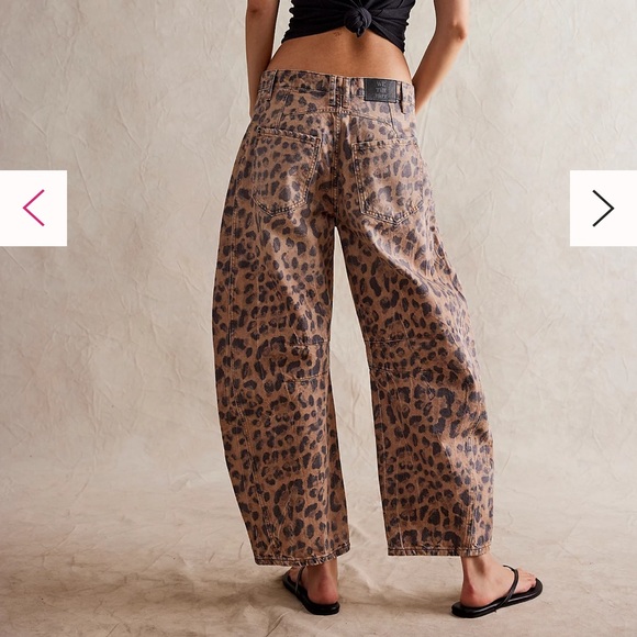 — SOLD — We the Free people printed barrel jeans size 26 NWT SOLD OUT 🚨 - Picture 2 of 4